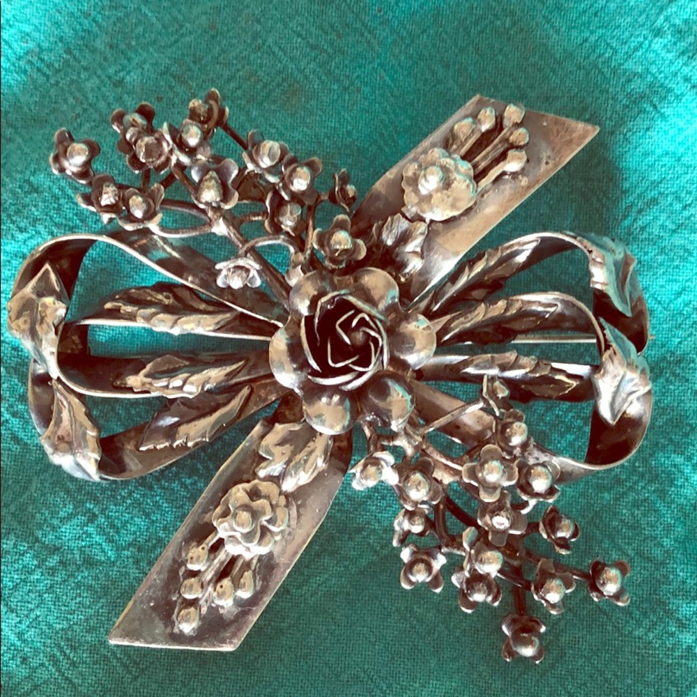 Vintage Hobe Sterling brooch